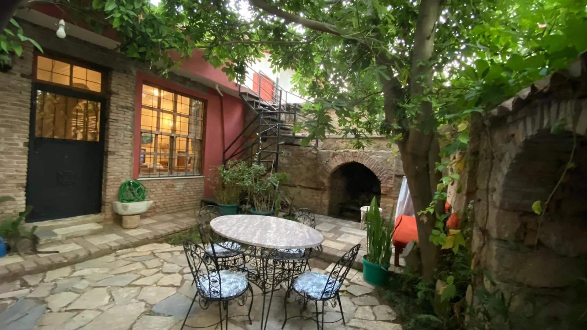 Old Town Cozy Villa In The Heart Of Antalya